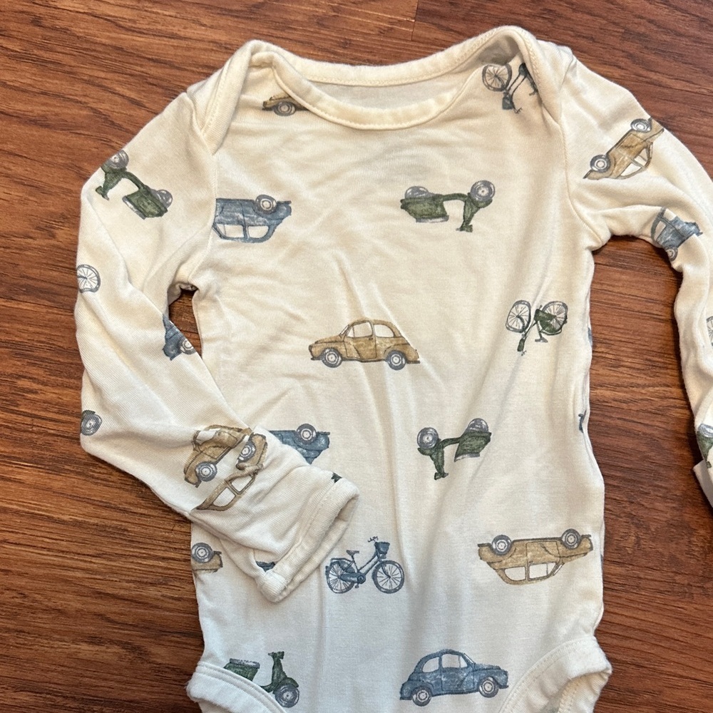 Carter’s Purely Soft Longsleeve Bodysuit and Pants Size 3 Months - Picture 3 of 5